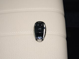 2025 Խ 4.0T V8 LSˇ