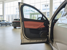 2024 εEC7 75kWh