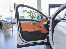 2025 {07 EV 610Ǻ