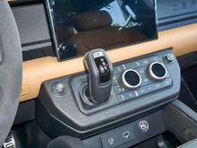 2025 ·lʿ 110 5.0T V8