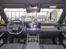 2025 L EV { 550km ׿Խ