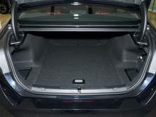 2025 Ri5 eDrive 40L M\b