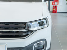 2023 ̽Ӱ 200TSI DSG R-Line