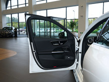 2025 YC Ŀ C 260 L \Ӱ