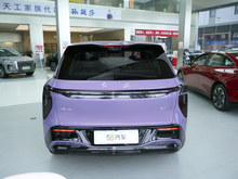 2025 t칤08 730 x
