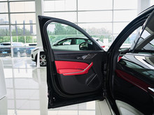 2025 ݱF-PACE P400 SPORT