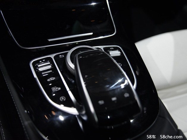 奔驰新E级Coupe共3款车型 或预售57万起